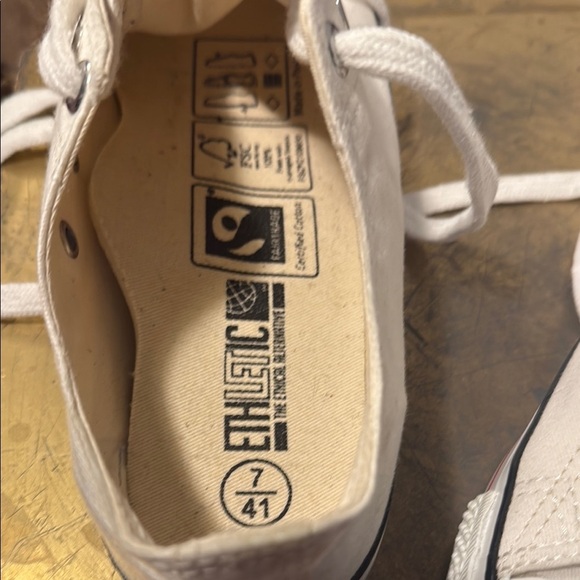 Ethletic Sneakers Cream - Fairtrade shoes. Never worn. With tag. Size 10. - Picture 6 of 11